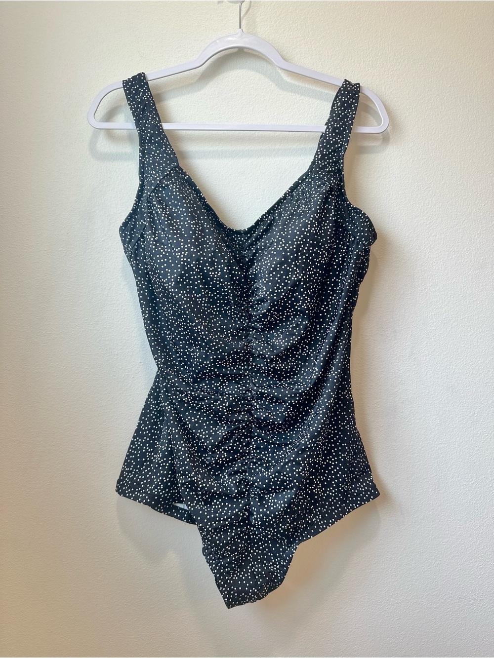 Le Cove Black & White Polka Dot Ruched Tummy Control One Piece Swimsuit